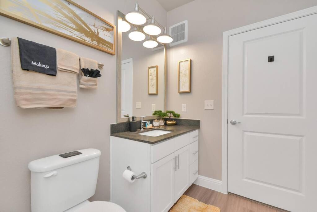 Apartment The Golden Treasure Near Boardwalk! *